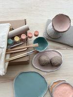 Clay kit contents. 